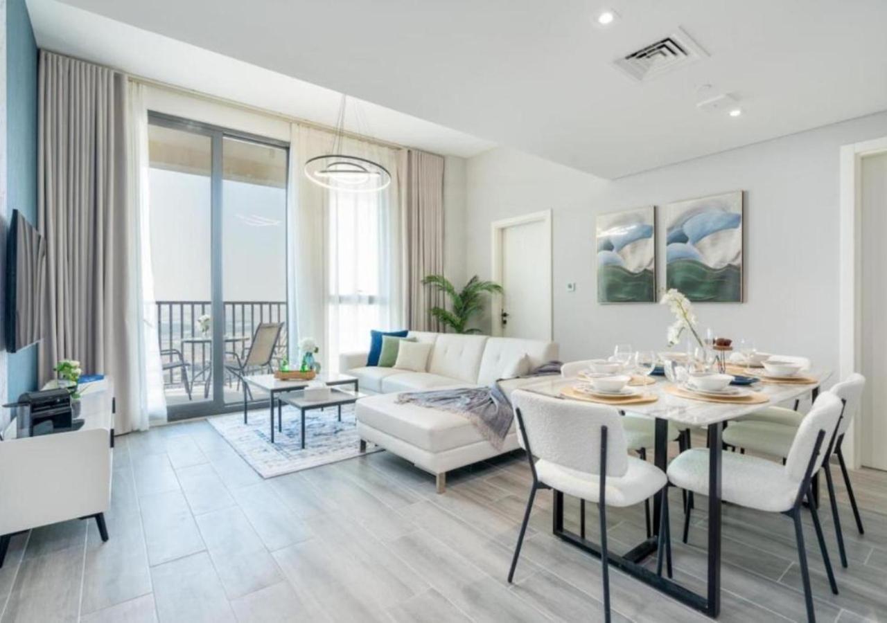 Apartment Spacious 2br With Scenic Balcony Outlook At Mesk 1 By Vibel *