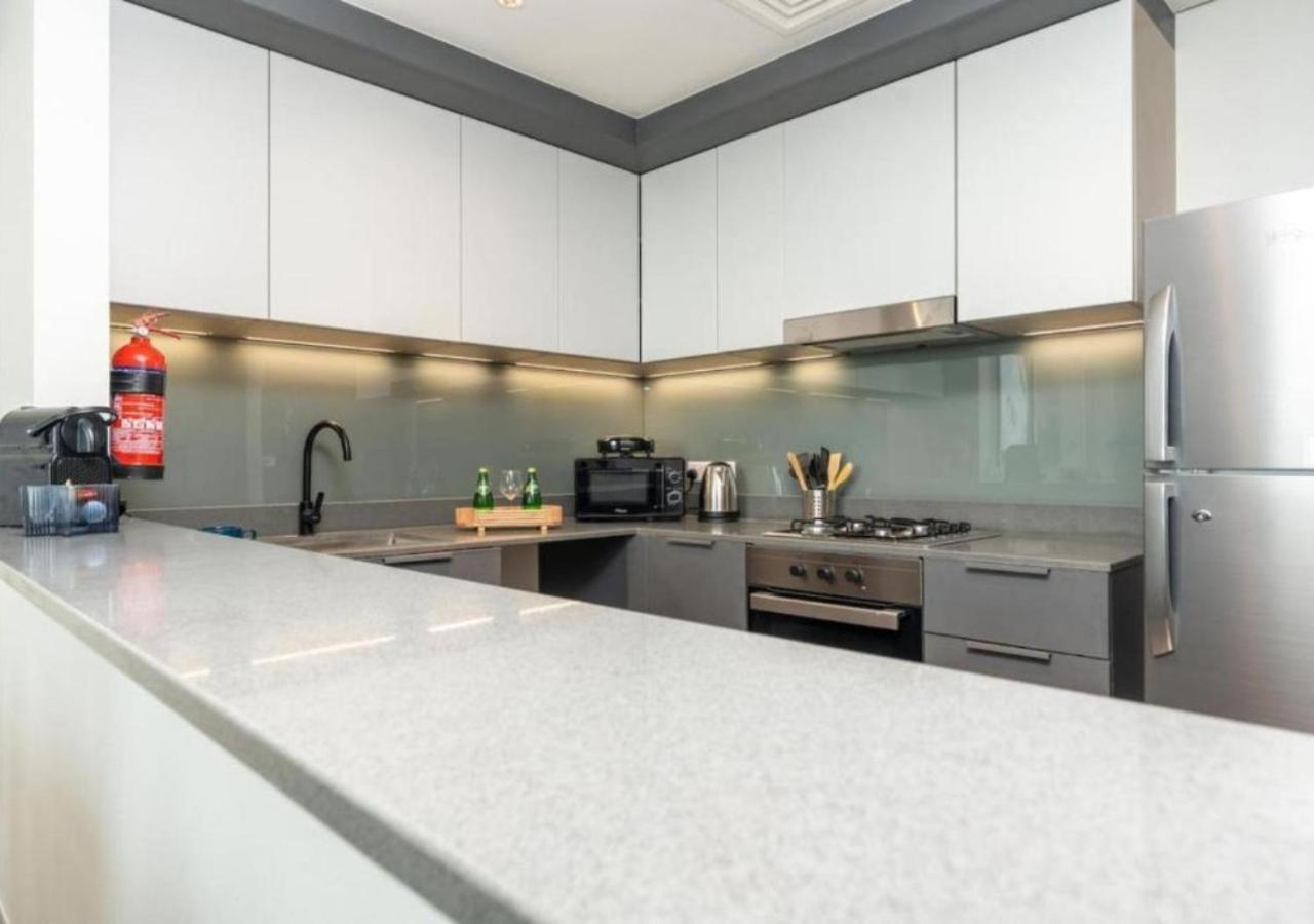 Spacious 2br With Scenic Balcony Outlook At Mesk 1 By Vibel *