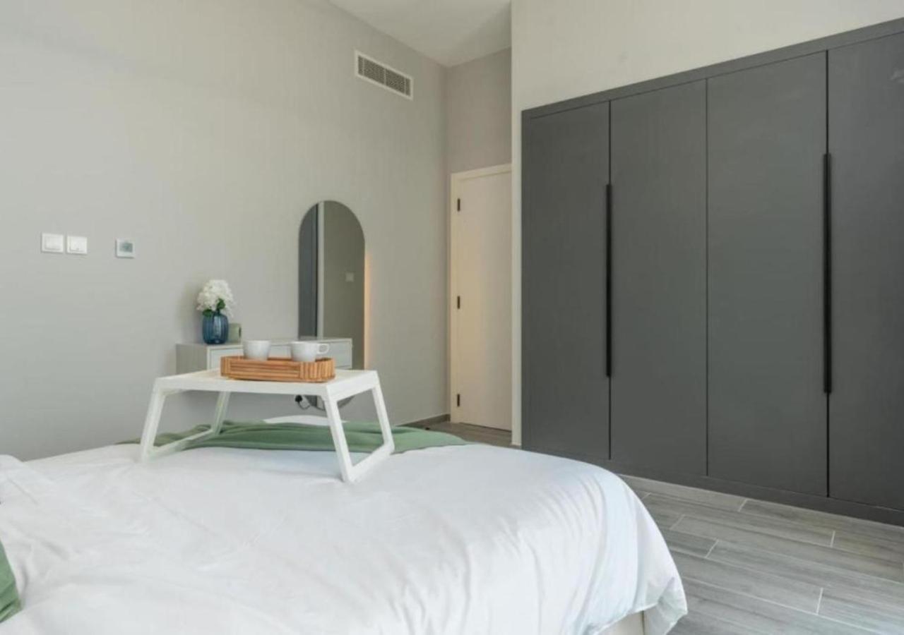 Spacious 2br With Scenic Balcony Outlook At Mesk 1 By Vibel