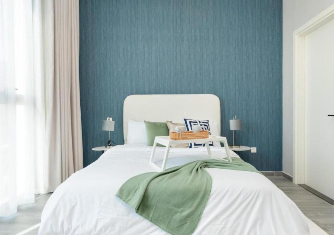 Spacious 2br With Scenic Balcony Outlook At Mesk 1 By Vibel *